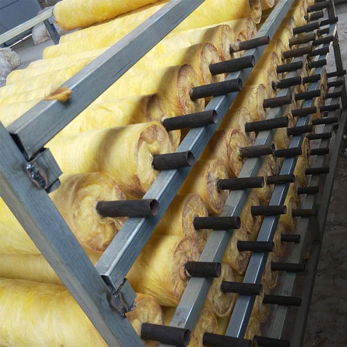 Glass wool pipe faced with aluminum foil